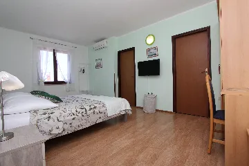 Rovinj Apartment for 2 Guests with Parking