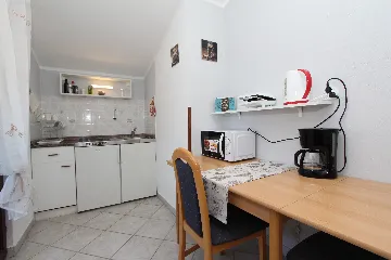 Rovinj Apartment for 2 Guests with Parking
