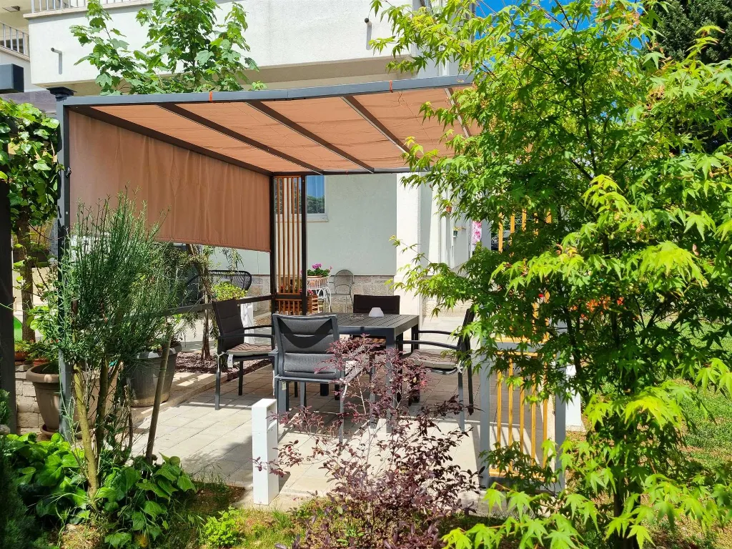 Apartment with Garden in Rovinj for 4 Guests