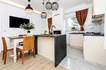 Apartment with Garden in Rovinj for 4 Guests