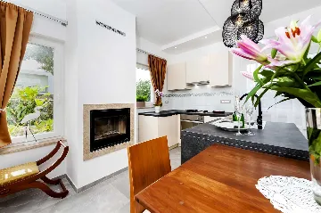 Apartment with Garden in Rovinj for 4 Guests