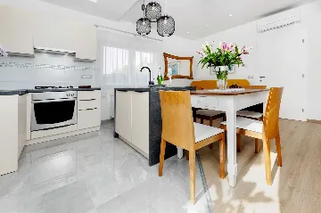 Apartment with Garden in Rovinj for 4 Guests