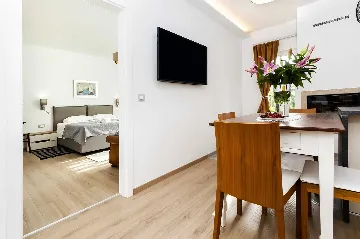 Apartment with Garden in Rovinj for 4 Guests