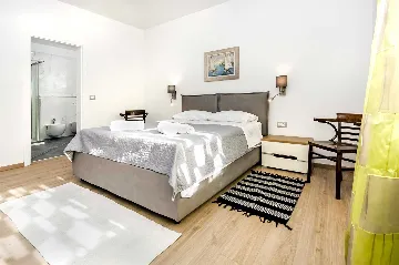 Apartment with Garden in Rovinj for 4 Guests