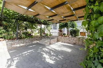 Apartment with Garden in Rovinj for 4 Guests