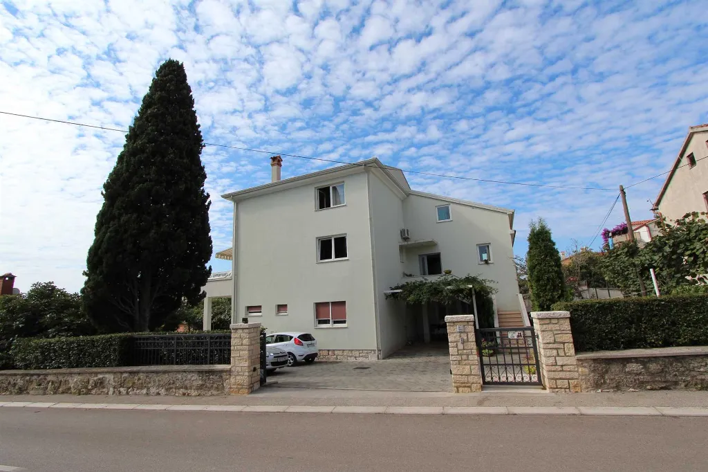 Apartment with Garden in Rovinj for 4 Guests