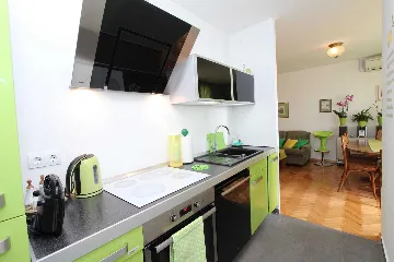 Apartment for 2 Guests in Rovinj with Enclosed Balcony