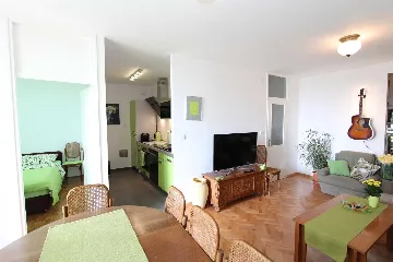 Apartment for 2 Guests in Rovinj with Enclosed Balcony