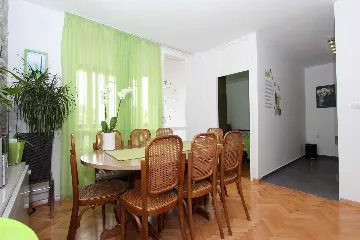 Apartment for 2 Guests in Rovinj with Enclosed Balcony