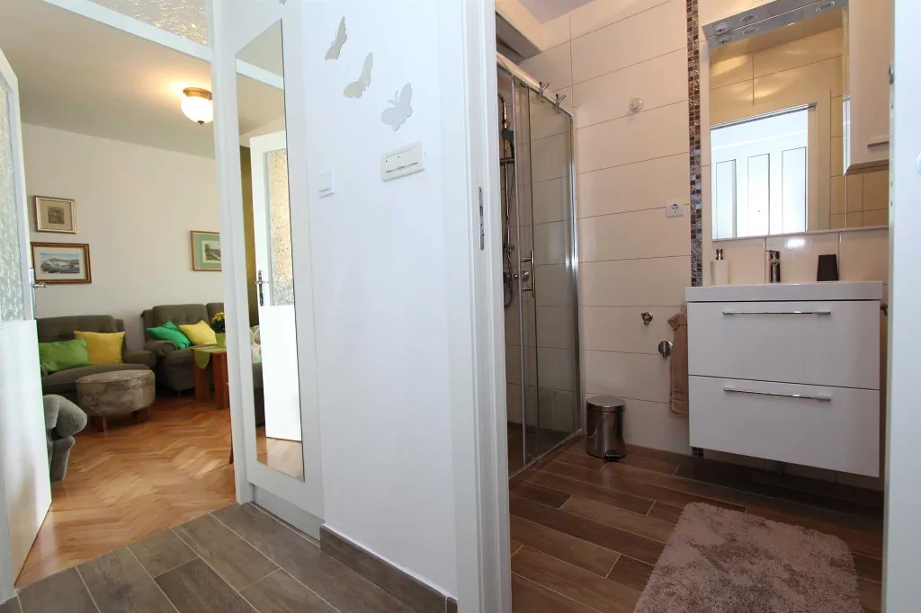 Apartment for 2 Guests in Rovinj with Enclosed Balcony