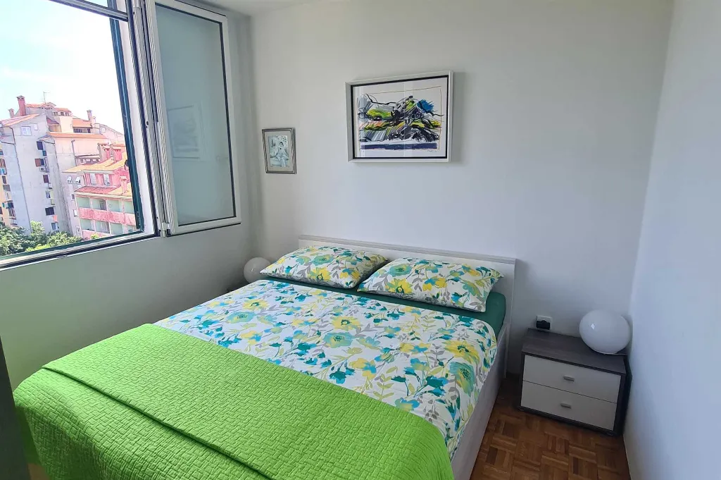 Apartment for 2 Guests in Rovinj with Enclosed Balcony