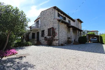 Double Room in Rovinj with Private Bath and Parking