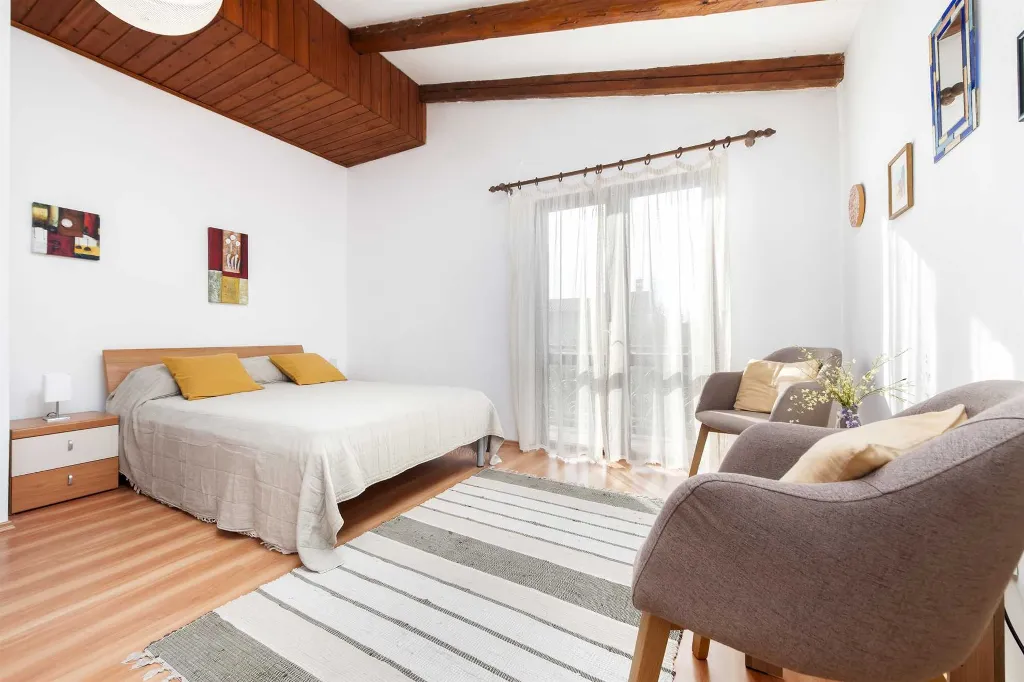 Double Room in Rovinj with Private Bath and Parking