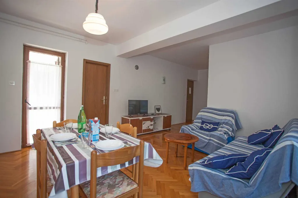 Apartment with Two Balconies in Banjole