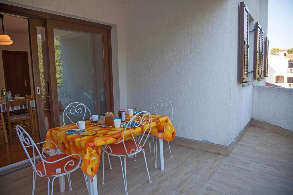 Apartment with Two Balconies in Banjole