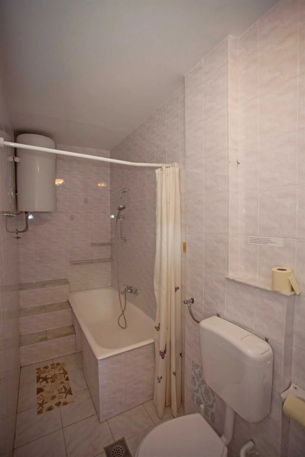 Banjole Two-Bedroom Apartment with Parking