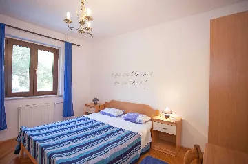 Banjole Two-Bedroom Apartment with Parking