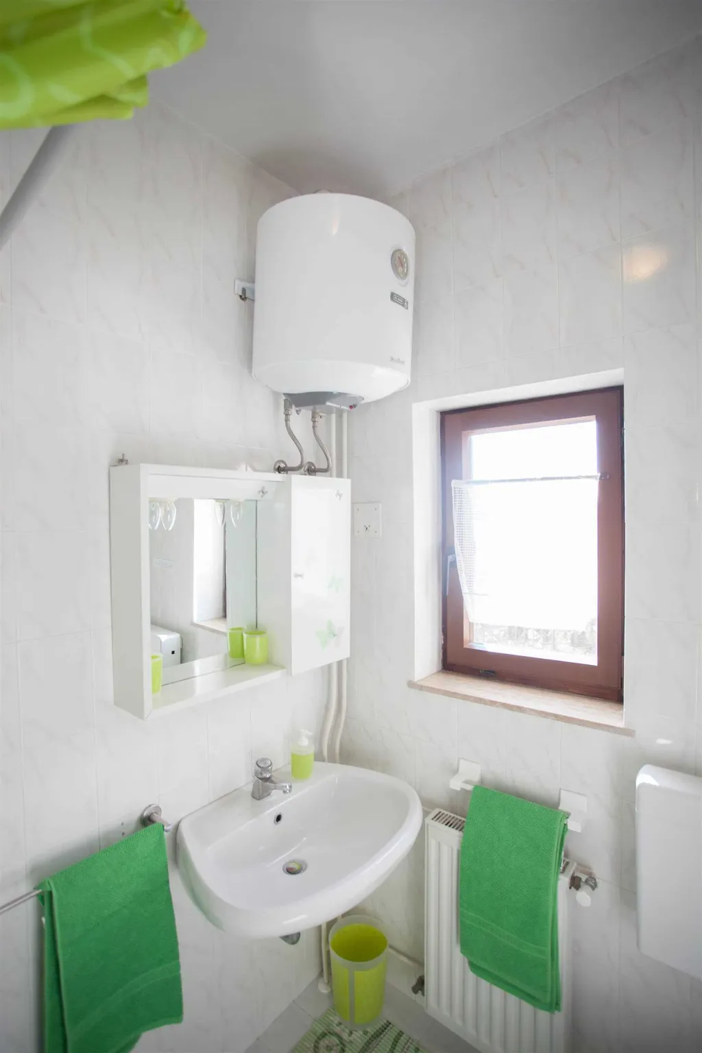Apartment for 5 Guests in Banjole