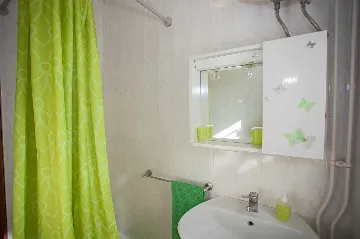 Apartment for 5 Guests in Banjole