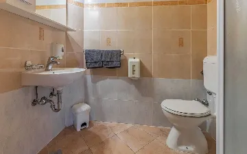 Banjole Apartment for 4 Guests with Shared Pool