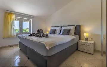 Banjole Apartment with Balcony and Shared Pool