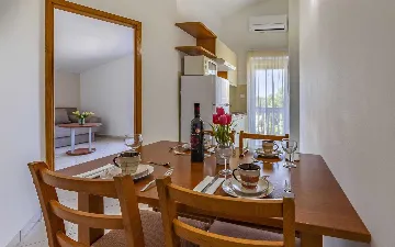 Banjole Apartment with Balcony and Shared Pool