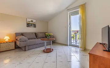 Banjole Apartment with Balcony and Shared Pool