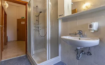 Banjole Apartment with Balcony and Shared Pool