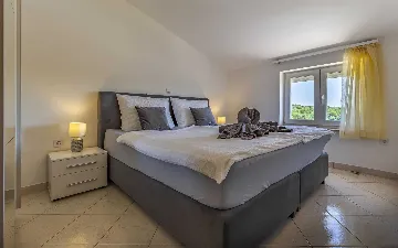 Shared Pool Apartment in Banjole