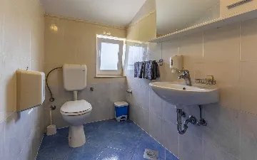 Shared Pool Apartment in Banjole