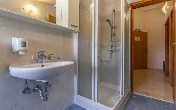 Shared Pool Apartment in Banjole