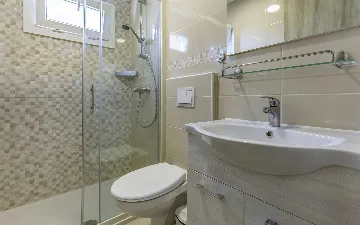 Mobile Home with Shared Pool in Banjole