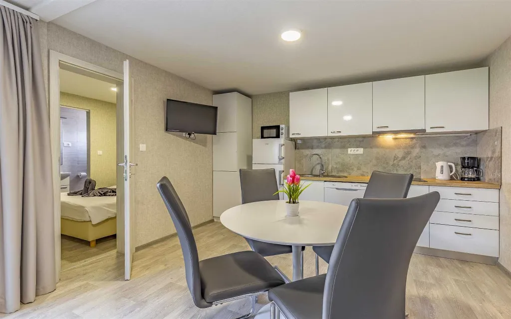 Tranquil Family Mobile Home Retreat, Banjole