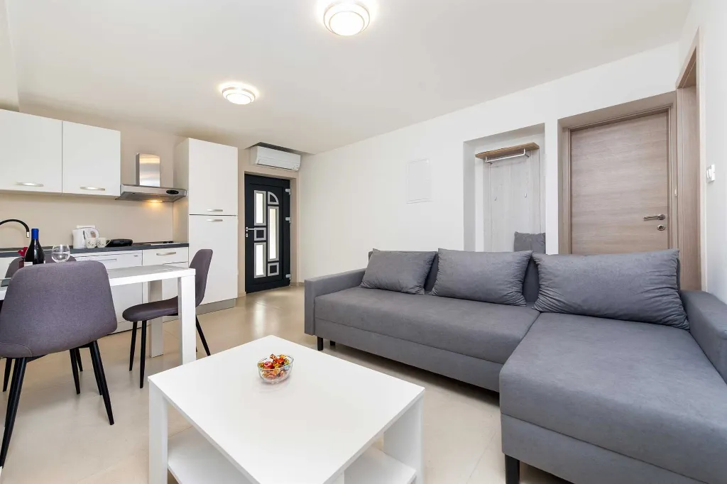 One-Bedroom Apartment with Terrace in Rovinj