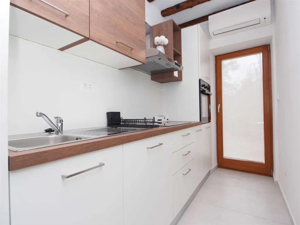 Rovinj Apartment for 2 with Terrace
