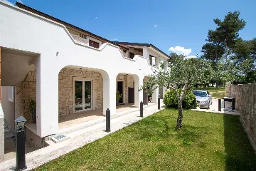 Apartment for 5 Guests in Rovinjsko Selo