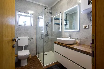Apartment for 5 Guests in Rovinjsko Selo