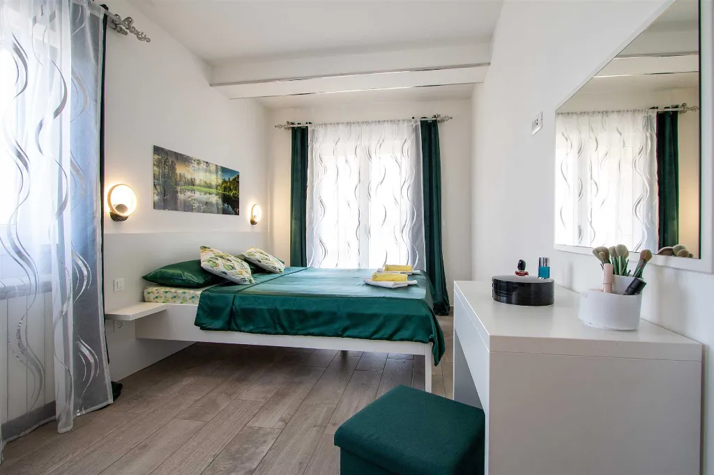 Apartment for 5 Guests in Rovinjsko Selo