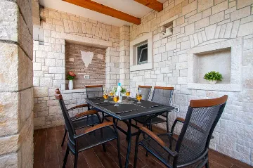 Apartment for 5 Guests in Rovinjsko Selo