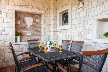 Apartment for 5 Guests in Rovinjsko Selo