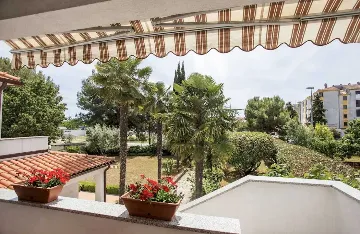 Rovinj Apartment for 4 with Balcony and Parking