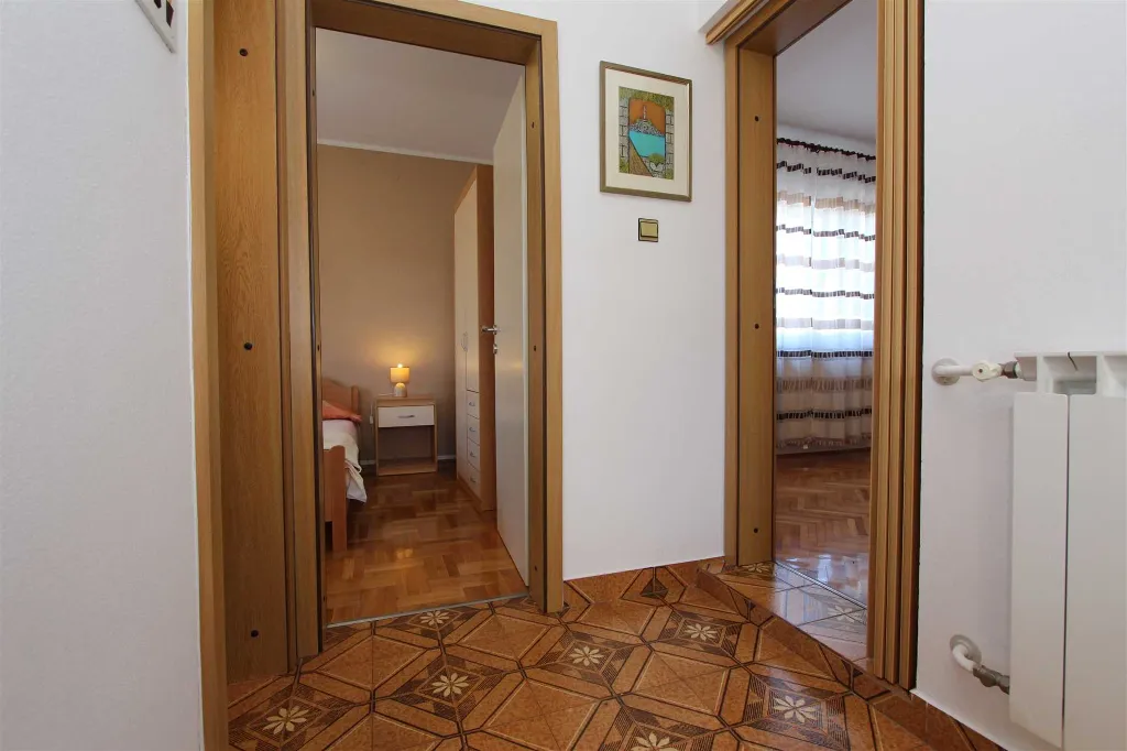 Rovinj Apartment for 4 with Balcony and Parking