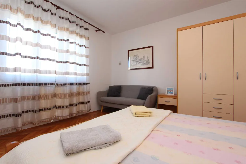 Rovinj Apartment for 4 with Balcony and Parking
