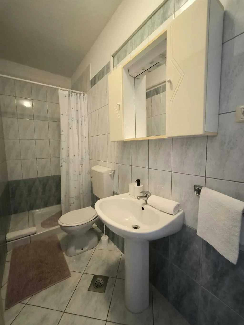 Sea View Room in Rovinj for 2 Guests