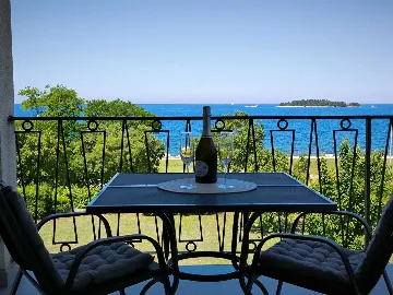 Sea View Room in Rovinj for 2 Guests