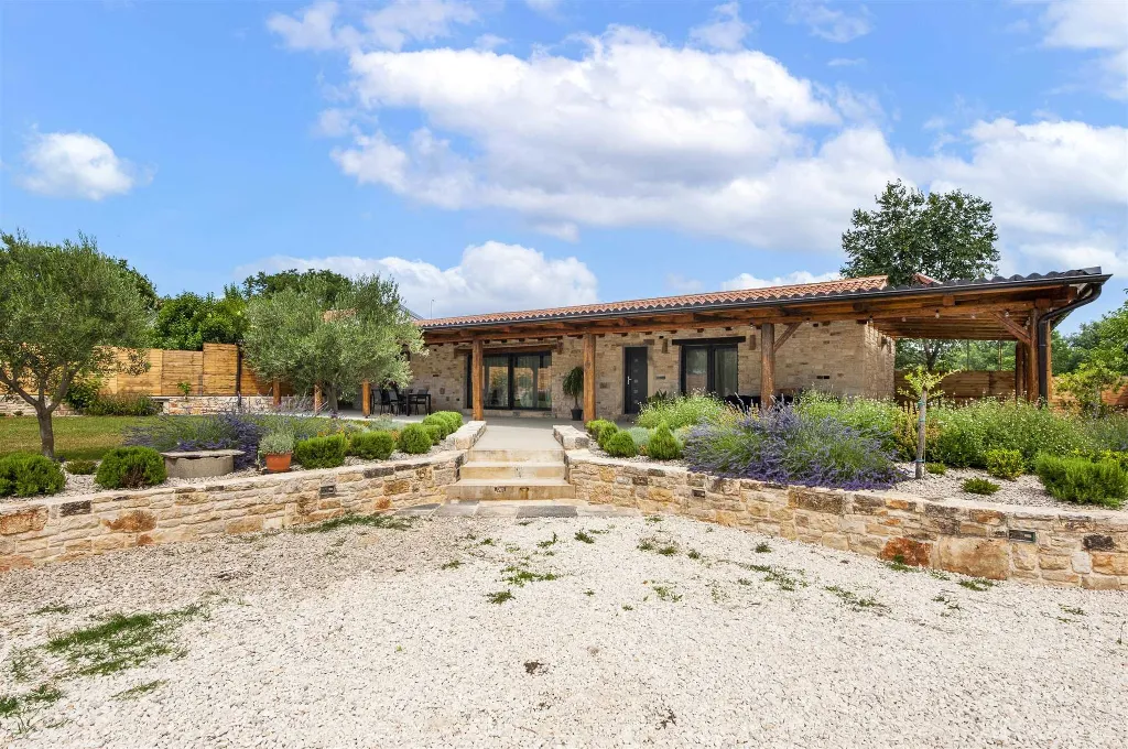 Rovinj Holiday House with Jacuzzi for 4