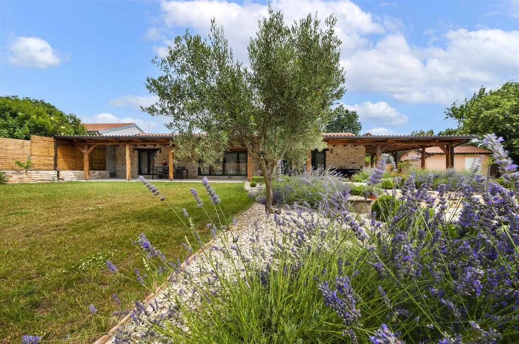 Rovinj Holiday House with Jacuzzi for 4