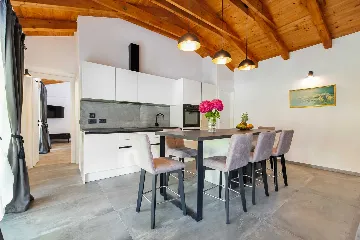 Rovinj Holiday House with Jacuzzi for 4