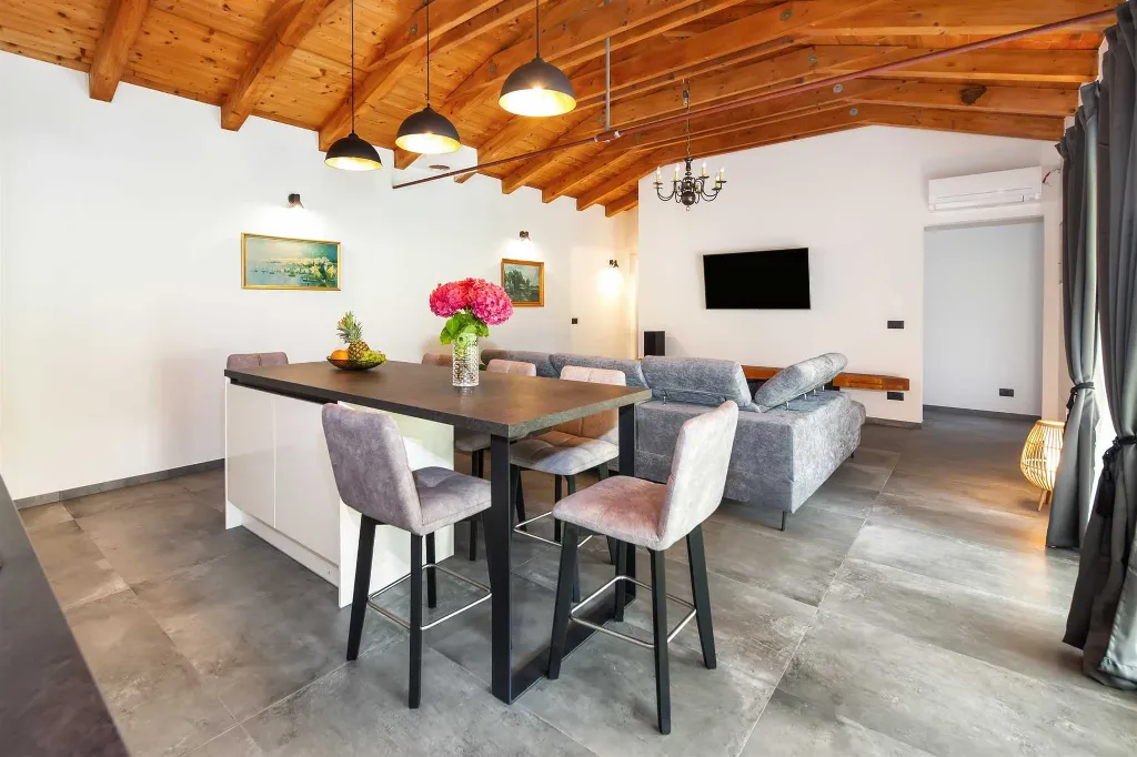 Rovinj Holiday House with Jacuzzi for 4