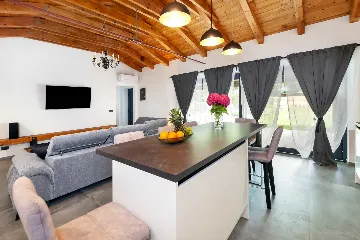 Rovinj Holiday House with Jacuzzi for 4